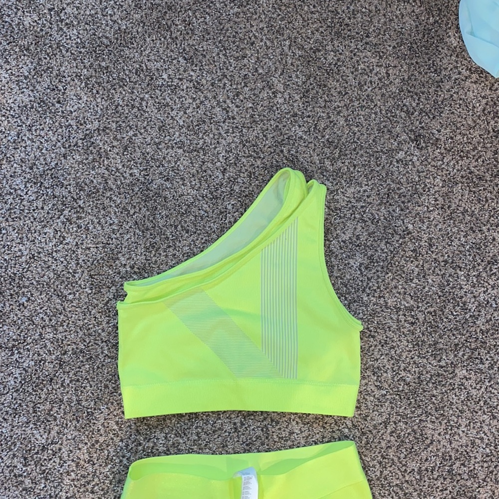 Fabletics set - Picture 2 of 8